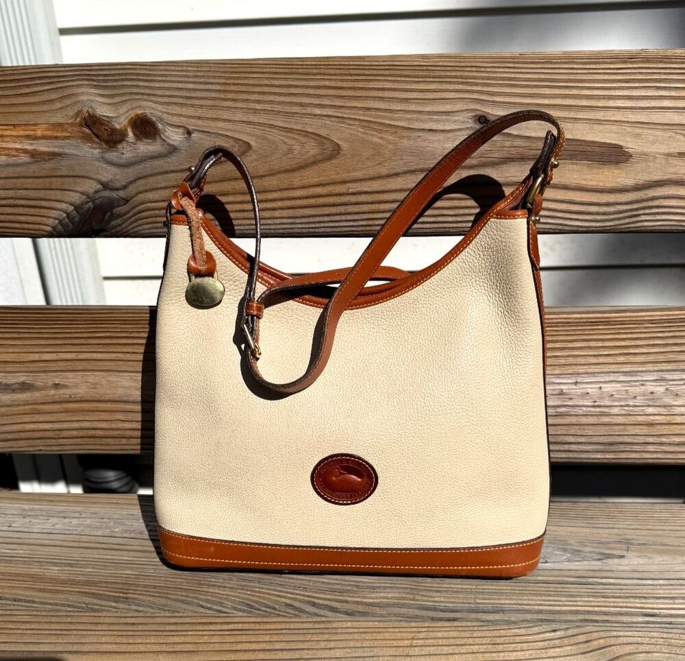 VTG 90s Dooney & Bourke USA Neutral Tan Pebbled All Weather Leather Shoulder Bag